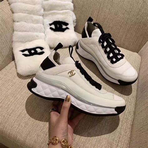 sneakers chanel beige